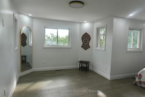 Photo 15 at 257 Killian Road, Maple, Vaughan