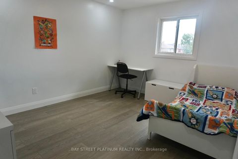 Photo 16 at 257 Killian Road, Maple, Vaughan