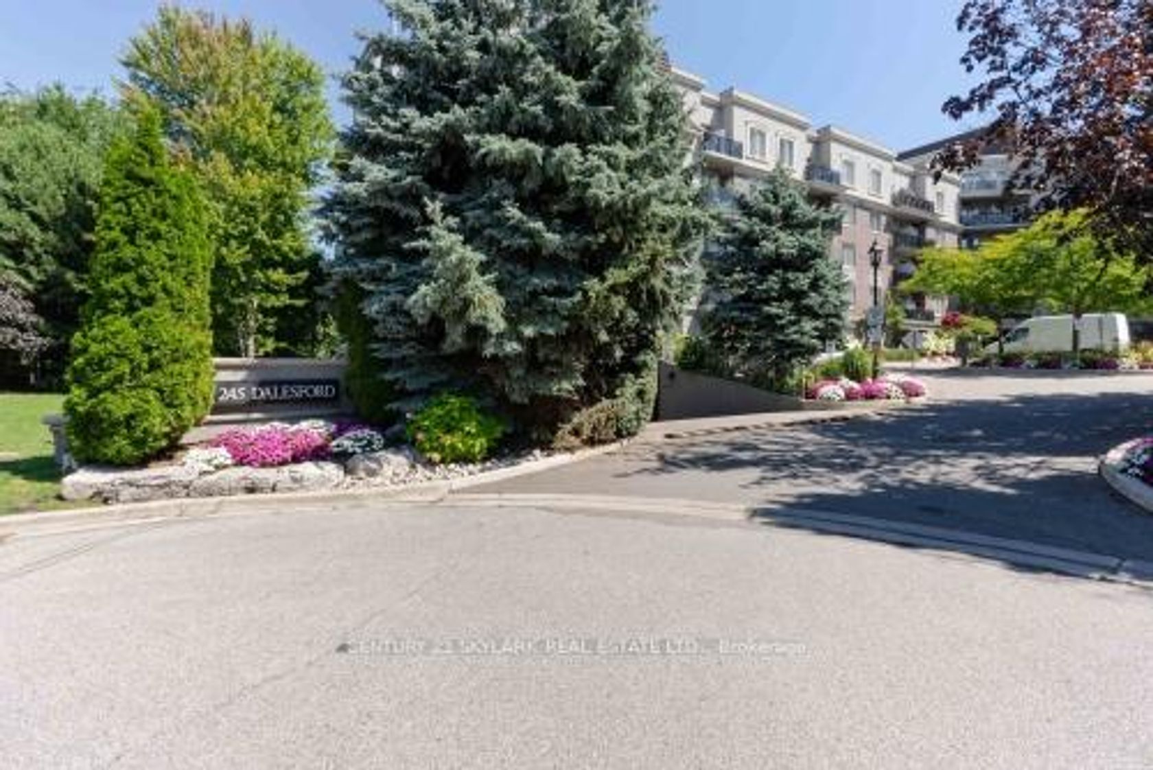 516 - 245 Dalesford Road, Queensway, Toronto 