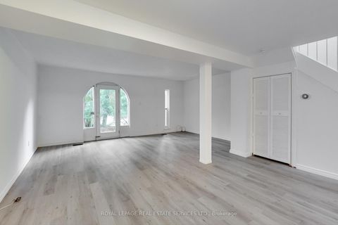 Photo 6 at 54 - 6 Leith Hill Road, Don Valley Village, Toronto
