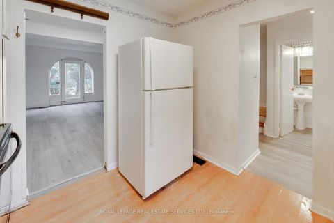 Photo 8 at 54 - 6 Leith Hill Road, Don Valley Village, Toronto
