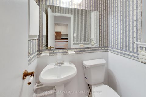 Photo 12 at 54 - 6 Leith Hill Road, Don Valley Village, Toronto
