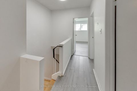 Photo 18 at 54 - 6 Leith Hill Road, Don Valley Village, Toronto