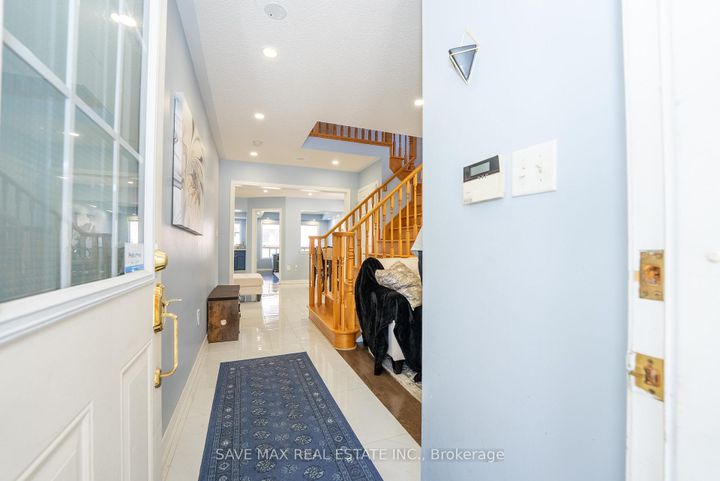 Photo 3 at 58 Ponymeadow Way, Credit Valley, Brampton