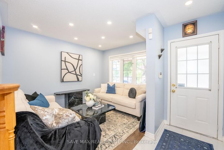 Photo 4 at 58 Ponymeadow Way, Credit Valley, Brampton