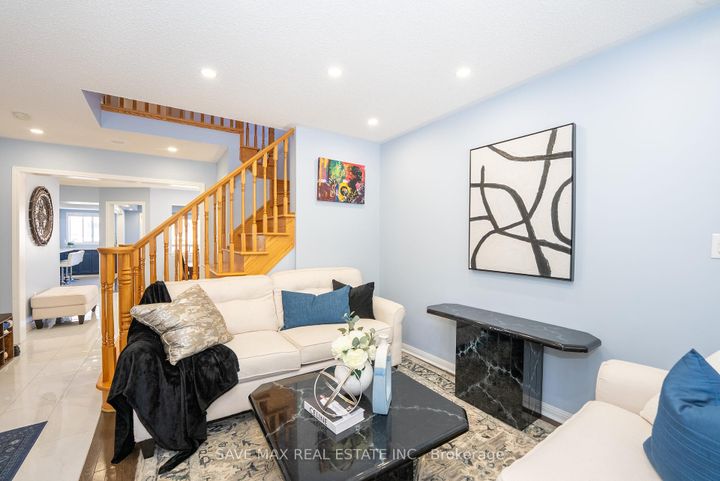 Photo 5 at 58 Ponymeadow Way, Credit Valley, Brampton