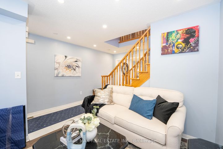 Photo 6 at 58 Ponymeadow Way, Credit Valley, Brampton