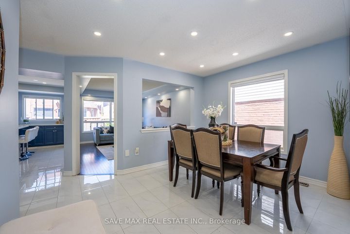 Photo 7 at 58 Ponymeadow Way, Credit Valley, Brampton
