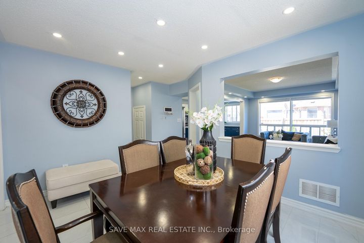 Photo 8 at 58 Ponymeadow Way, Credit Valley, Brampton