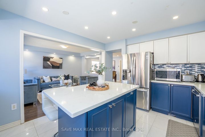 Photo 15 at 58 Ponymeadow Way, Credit Valley, Brampton