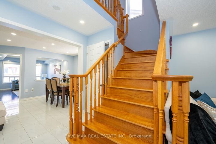 Photo 19 at 58 Ponymeadow Way, Credit Valley, Brampton