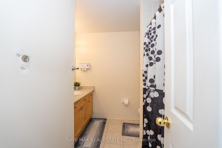 Photo 36 at 58 Ponymeadow Way, Credit Valley, Brampton