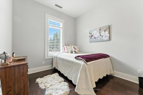 Photo 10 at 101 - 80 Burns Boulevard, King City, King Photo 10 at 101 - 80 Burns Boulevard, King City, King