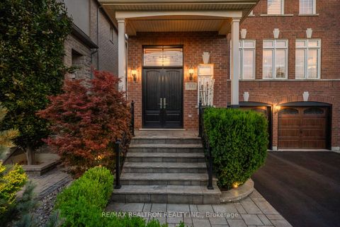 Photo 2 at 93 Timna Crescent, Patterson, Vaughan
