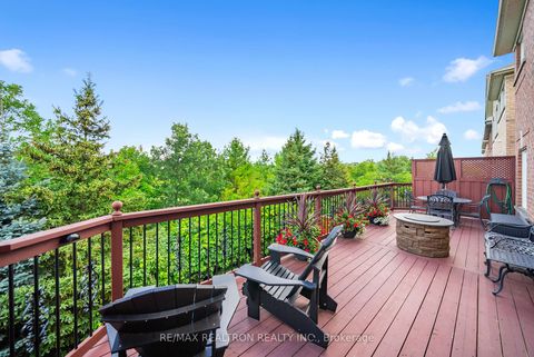 Photo 7 at 93 Timna Crescent, Patterson, Vaughan