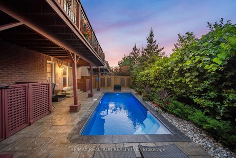 Photo 8 at 93 Timna Crescent, Patterson, Vaughan