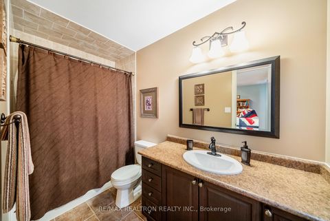 Photo 26 at 93 Timna Crescent, Patterson, Vaughan