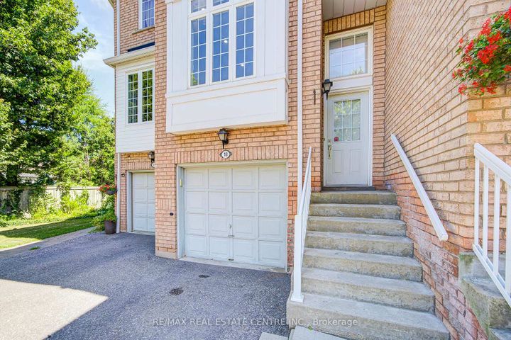 Photo 2 at 19 - 280 Hillcrest Avenue, Cooksville, Mississauga