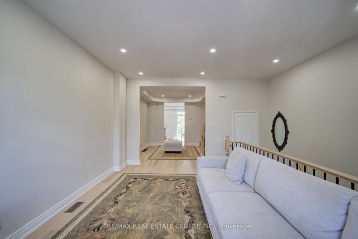 Photo 10 at 19 - 280 Hillcrest Avenue, Cooksville, Mississauga