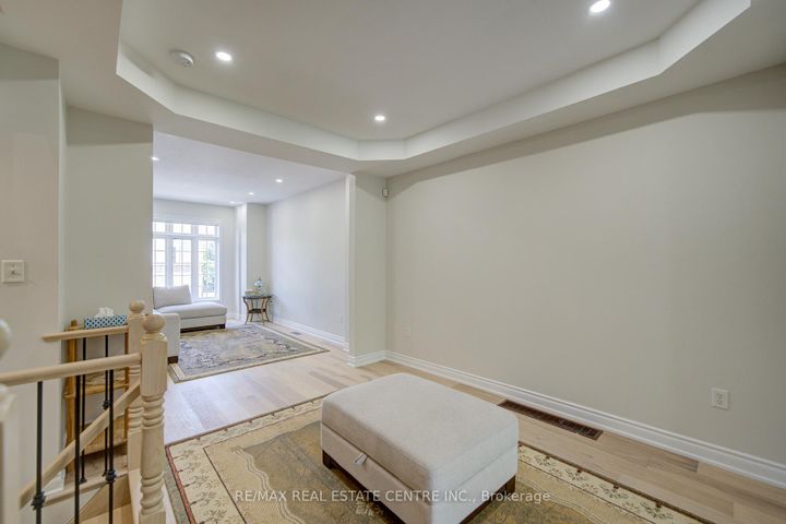Photo 11 at 19 - 280 Hillcrest Avenue, Cooksville, Mississauga