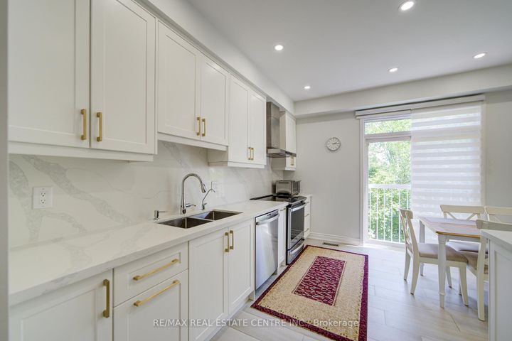 Photo 12 at 19 - 280 Hillcrest Avenue, Cooksville, Mississauga
