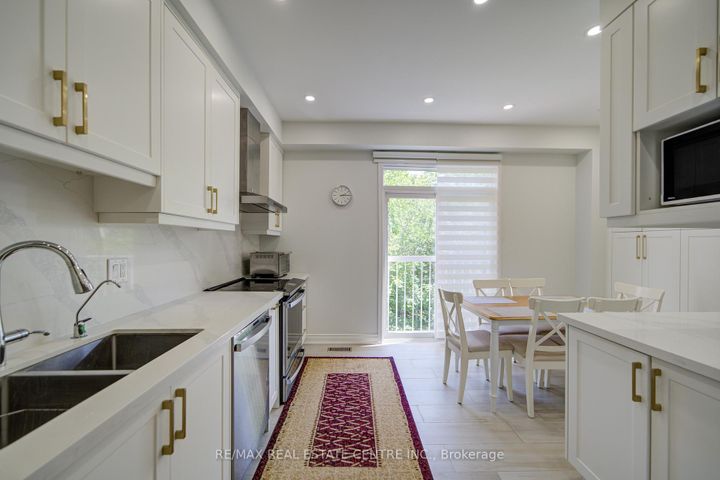 Photo 13 at 19 - 280 Hillcrest Avenue, Cooksville, Mississauga
