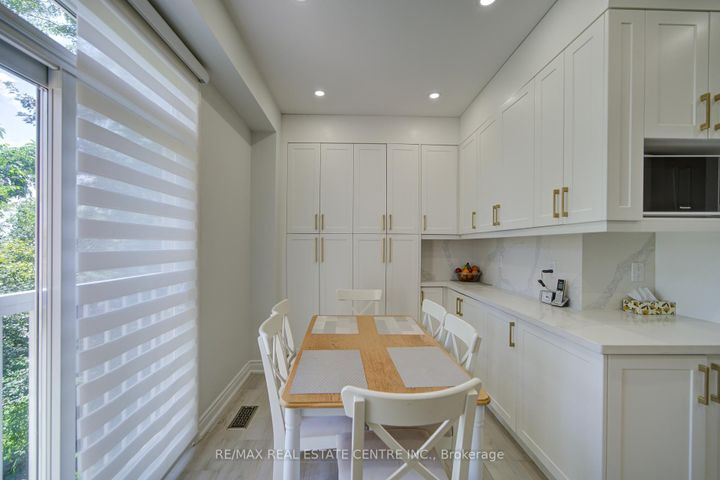 Photo 15 at 19 - 280 Hillcrest Avenue, Cooksville, Mississauga