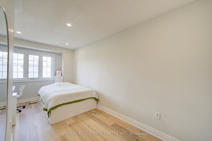 Photo 26 at 19 - 280 Hillcrest Avenue, Cooksville, Mississauga
