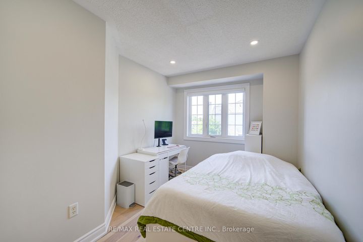 Photo 28 at 19 - 280 Hillcrest Avenue, Cooksville, Mississauga