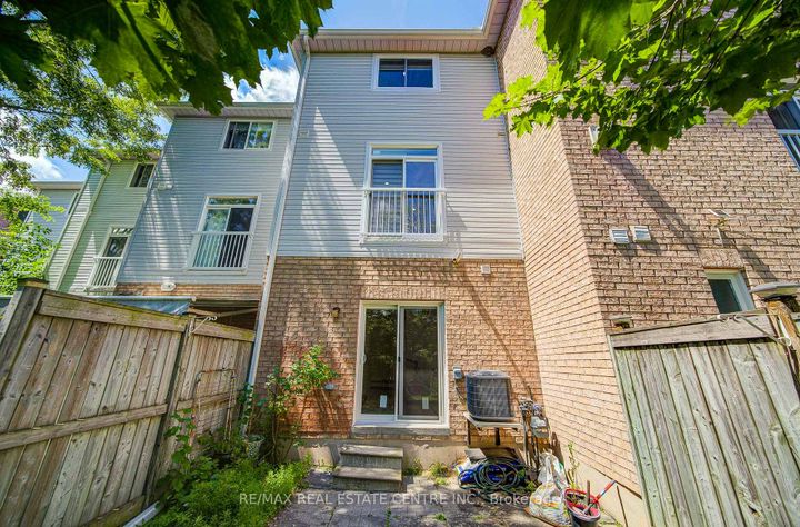 Photo 38 at 19 - 280 Hillcrest Avenue, Cooksville, Mississauga