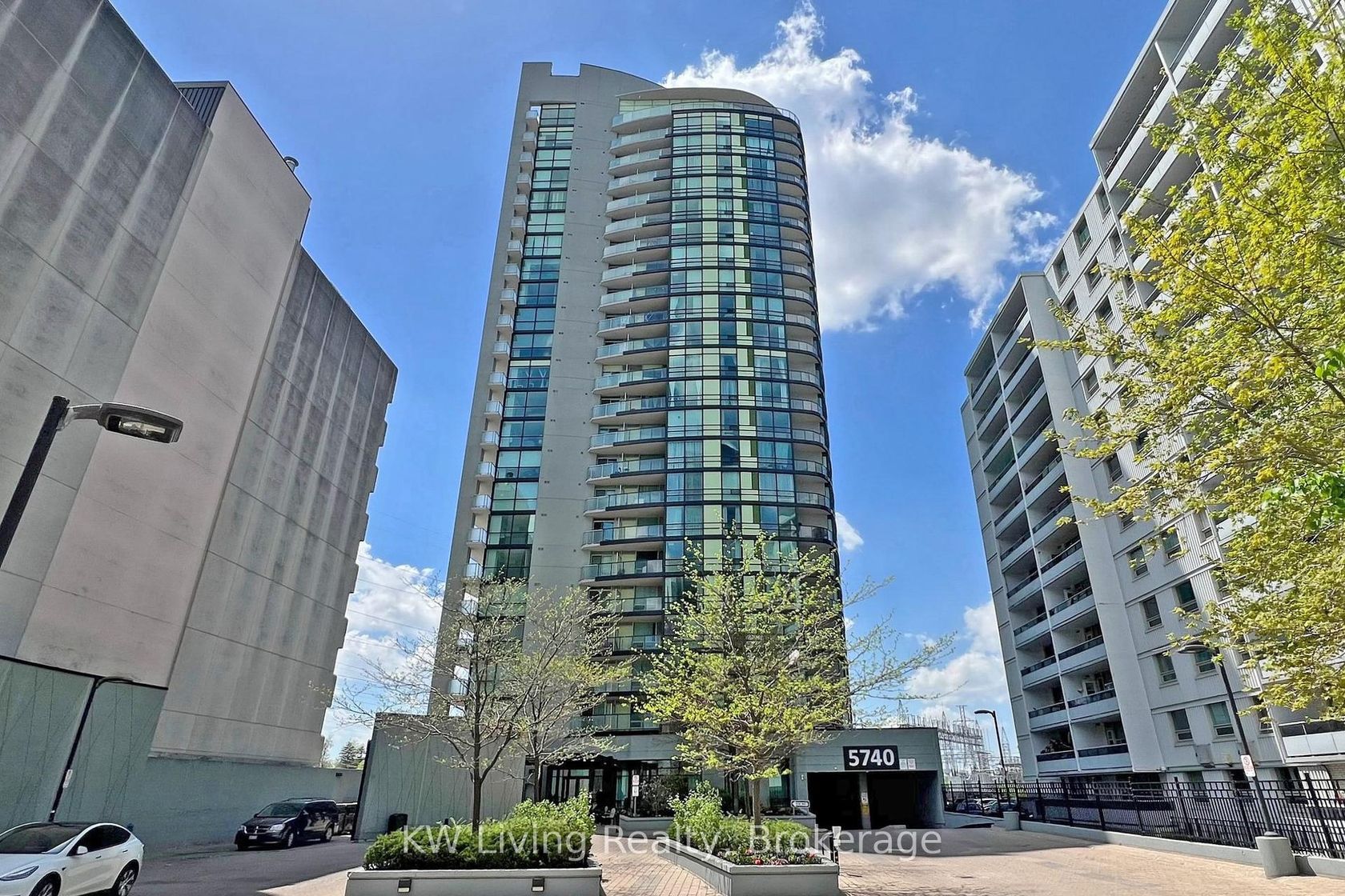 409 - 5740 Yonge Street, Newtonbrook West, Toronto 