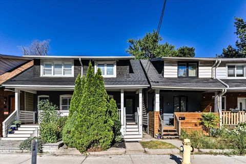 Photo 1 at 1125 Woodbine Avenue, East York, Toronto