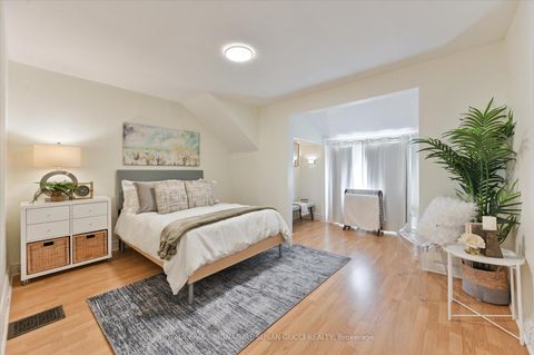 Photo 19 at 1125 Woodbine Avenue, East York, Toronto
