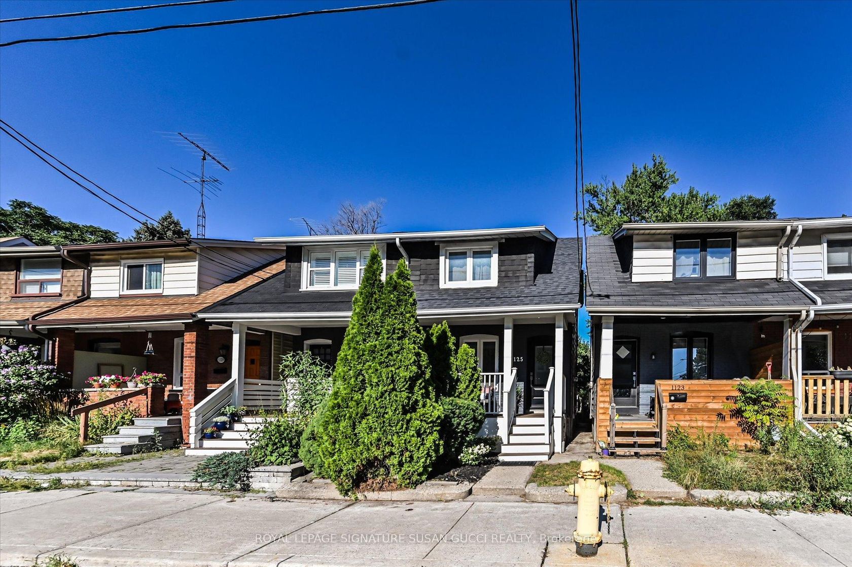 1125 Woodbine Avenue, East York, Toronto 