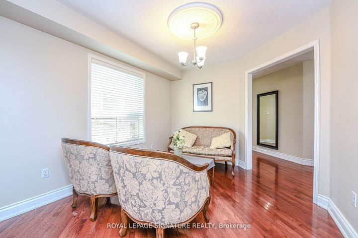 Photo 6 at 2547 Raglan Court, Central Erin Mills, Mississauga