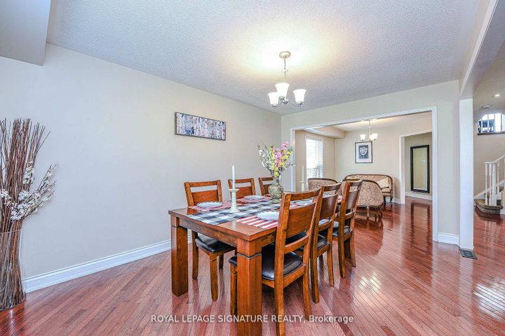 Photo 8 at 2547 Raglan Court, Central Erin Mills, Mississauga