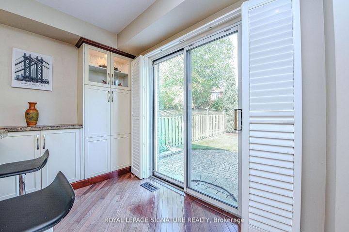 Photo 16 at 2547 Raglan Court, Central Erin Mills, Mississauga