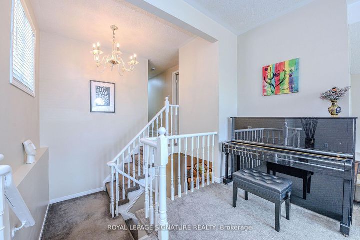 Photo 17 at 2547 Raglan Court, Central Erin Mills, Mississauga