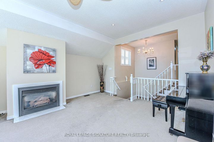 Photo 22 at 2547 Raglan Court, Central Erin Mills, Mississauga