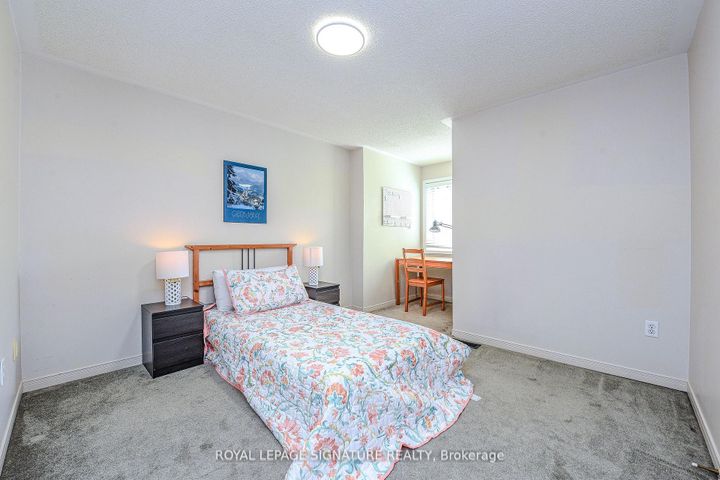Photo 24 at 2547 Raglan Court, Central Erin Mills, Mississauga