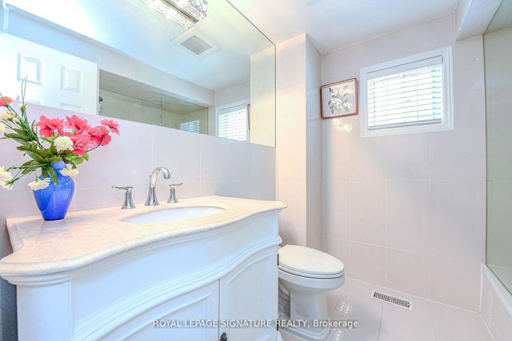 Photo 27 at 2547 Raglan Court, Central Erin Mills, Mississauga