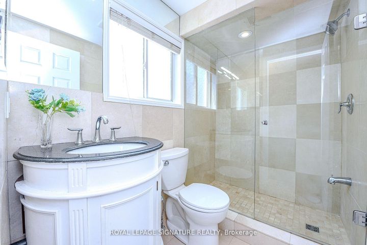 Photo 34 at 2547 Raglan Court, Central Erin Mills, Mississauga