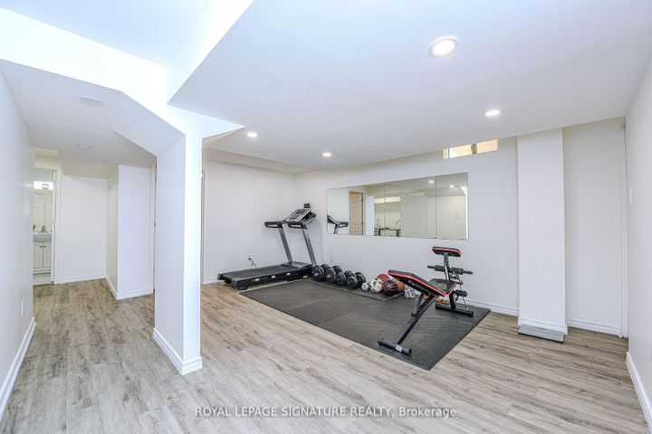 Photo 36 at 2547 Raglan Court, Central Erin Mills, Mississauga