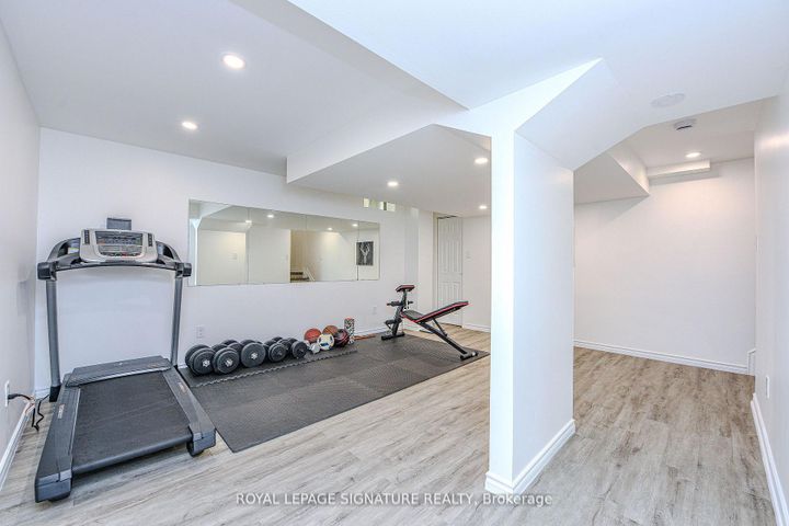 Photo 38 at 2547 Raglan Court, Central Erin Mills, Mississauga