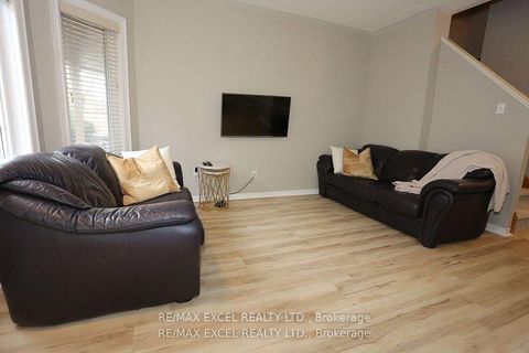 Photo 2 at 37 - 735 New Westminster Drive, Brownridge, Vaughan