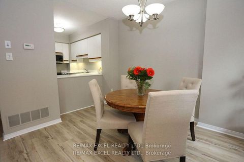 Photo 8 at 37 - 735 New Westminster Drive, Brownridge, Vaughan