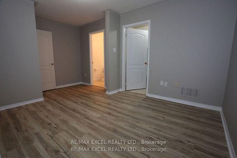 Photo 11 at 37 - 735 New Westminster Drive, Brownridge, Vaughan