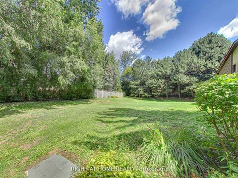 Photo 14 at 12 - 50 Three Valleys Drive, Donalda, Toronto