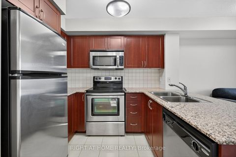 Photo 6 at 803 - 20 North Park Road, Beverley Glen, Vaughan Photo 6 at 803 - 20 North Park Road, Beverley Glen, Vaughan