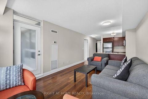 Photo 9 at 803 - 20 North Park Road, Beverley Glen, Vaughan Photo 9 at 803 - 20 North Park Road, Beverley Glen, Vaughan